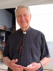 Palestra com Padre Eduardo Dougherty auxilia entidades na captação de recursos