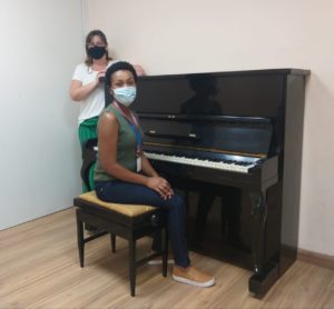 FEAV recebe piano em doação e será utilizado no Projeto Janela Aberta da Casa da Criança