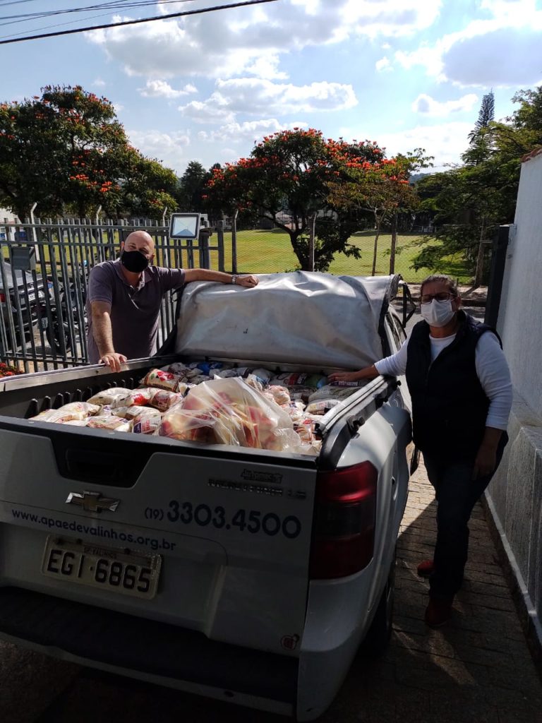 Mais 1200 quilos de alimentos chegam para a FEAV através do Instituto SOS Gente