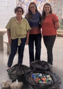 Alunos do Carpe Dien aderem a campanha Tampinha Legal do Recanto dos Velhinhos