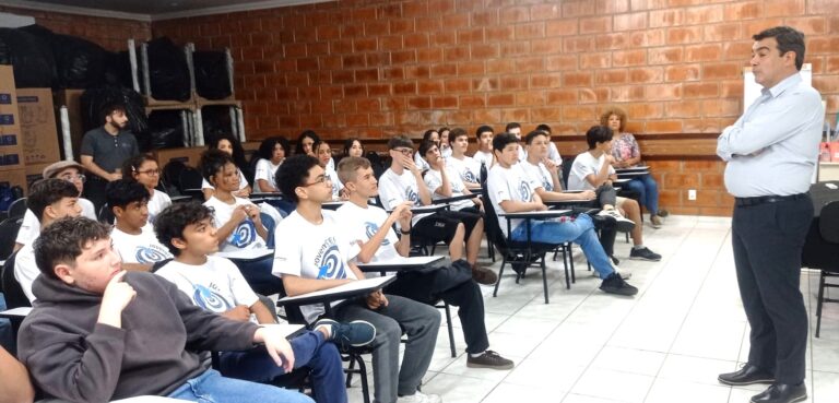 Jovens do Programa JovemTEC participam de encontro com Diretor Geral da EagleBurgmann