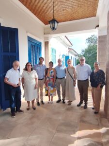 FEAV recebe visita internacional e apresenta projetos que fortalecem o desenvolvimento social em Valinhos