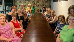 FEAV homengeia voluntários que atuam em diversas atividades